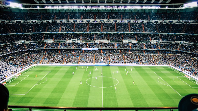 世界杯赛事演播室专业解说与分析画面